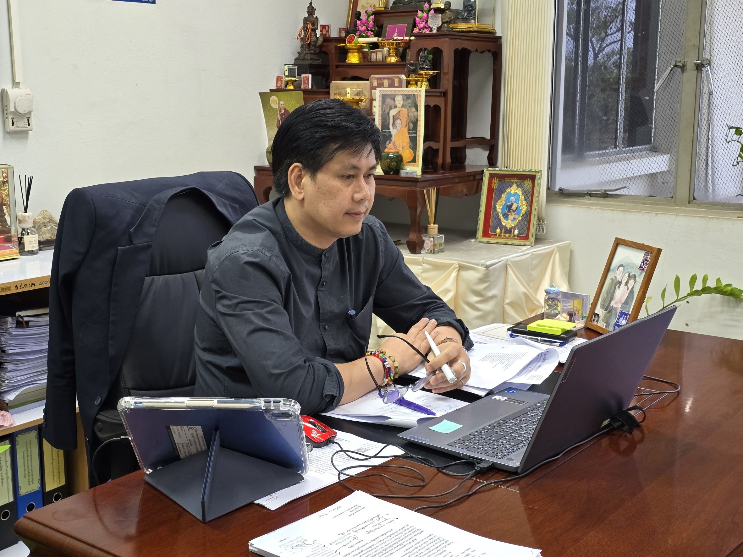 title - วันที่ 17 มีนาคม 2569 เวลา 13.30 น. นายวิทูล ประดิษฐบุญ ปฏิรูปที่ดินจังหวัดปราจีนบุรี เข้าร่วมการประชุมคณะทำงานกำหนดหลักเกณฑ์การประเมินค่างาน  ตำแหน่งปฏิรูปที่ดินจังหวัด ของสำนักงานการปฏิรูปที่ดินเพื่อเกษตรกรรม ครั้งที่ 1/2569